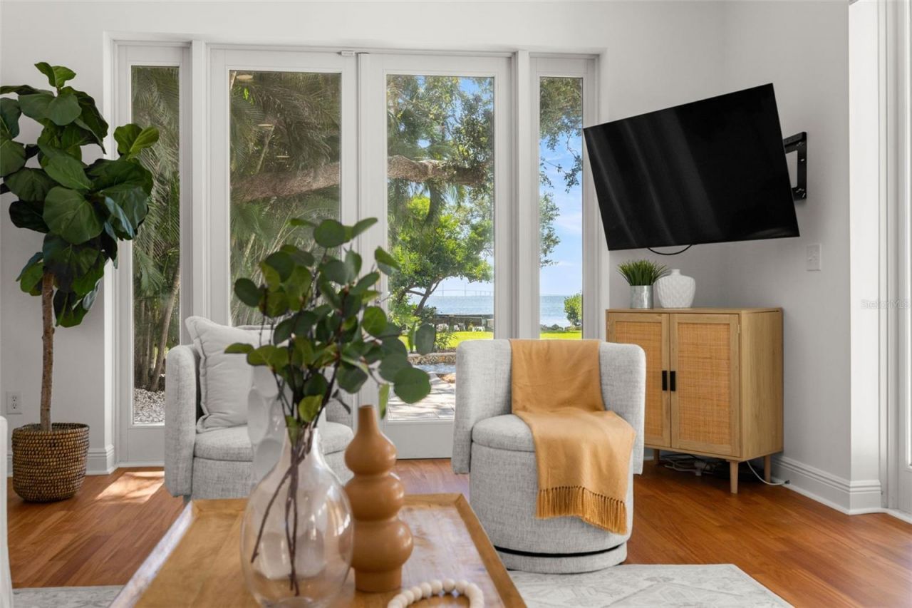 7240 Dr Martin Luther King Jr Street S, Saint Petersburg, FL 33705 Photo