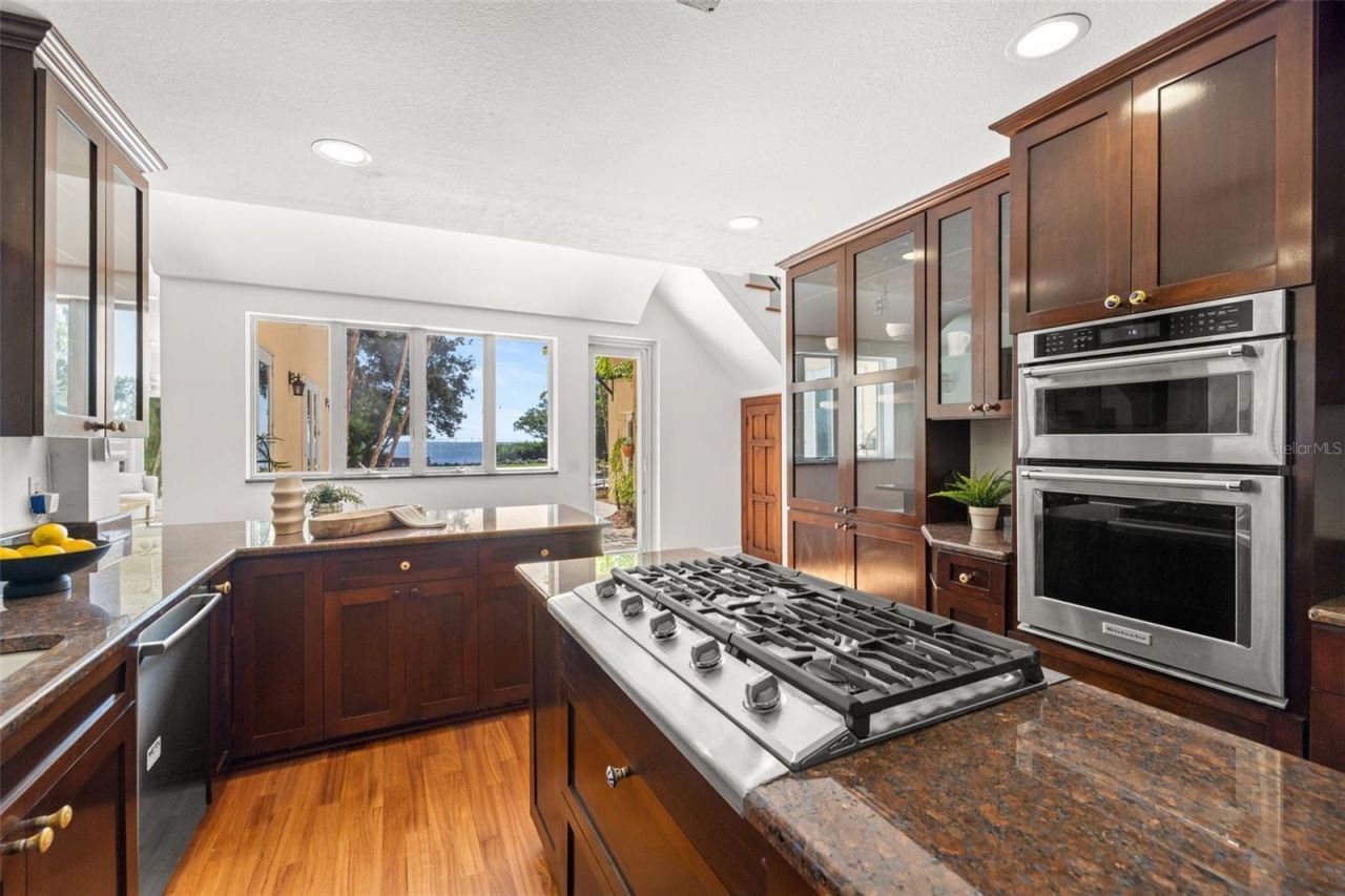 7240 Dr Martin Luther King Jr Street S, Saint Petersburg, FL 33705 Photo