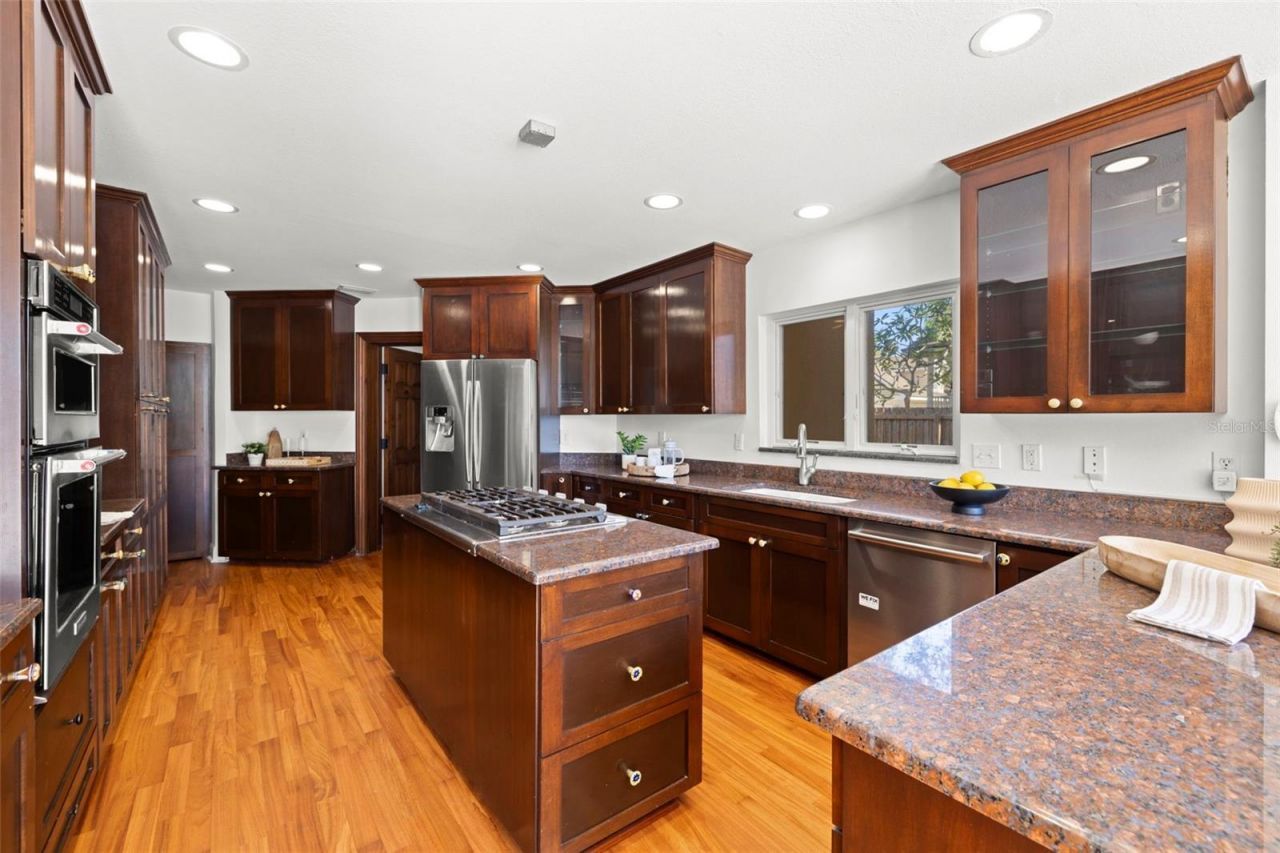 7240 Dr Martin Luther King Jr Street S, Saint Petersburg, FL 33705 Photo