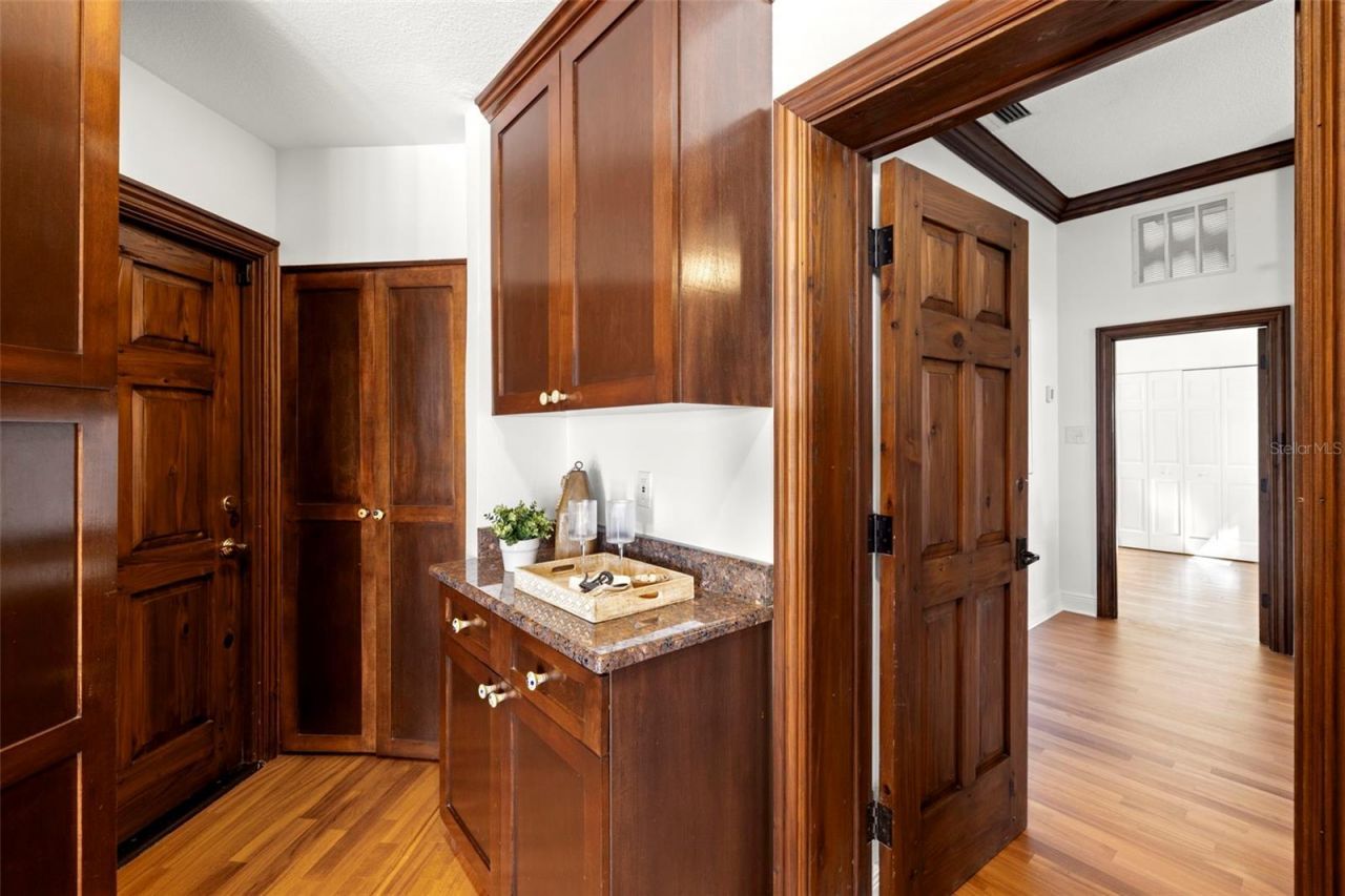 7240 Dr Martin Luther King Jr Street S, Saint Petersburg, FL 33705 Photo