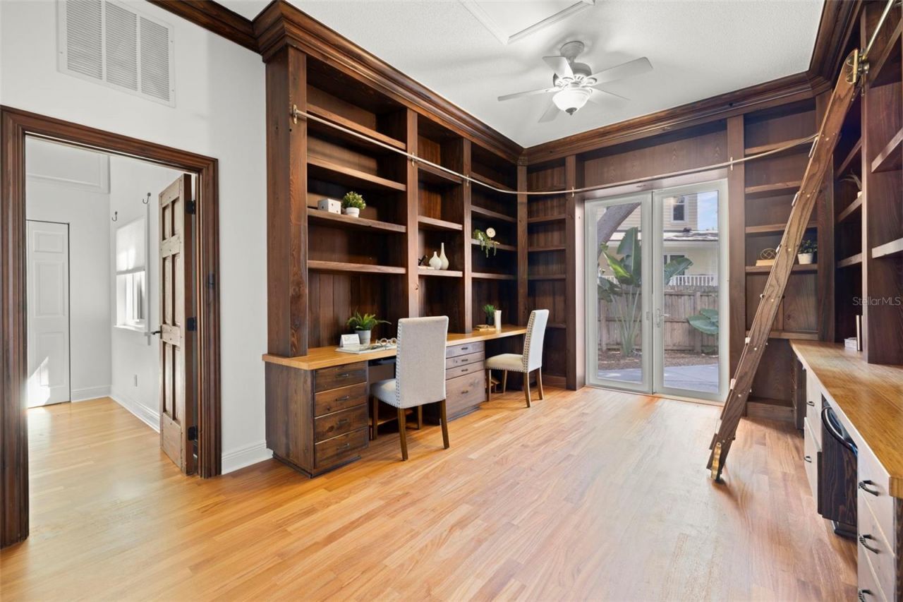 7240 Dr Martin Luther King Jr Street S, Saint Petersburg, FL 33705 Photo