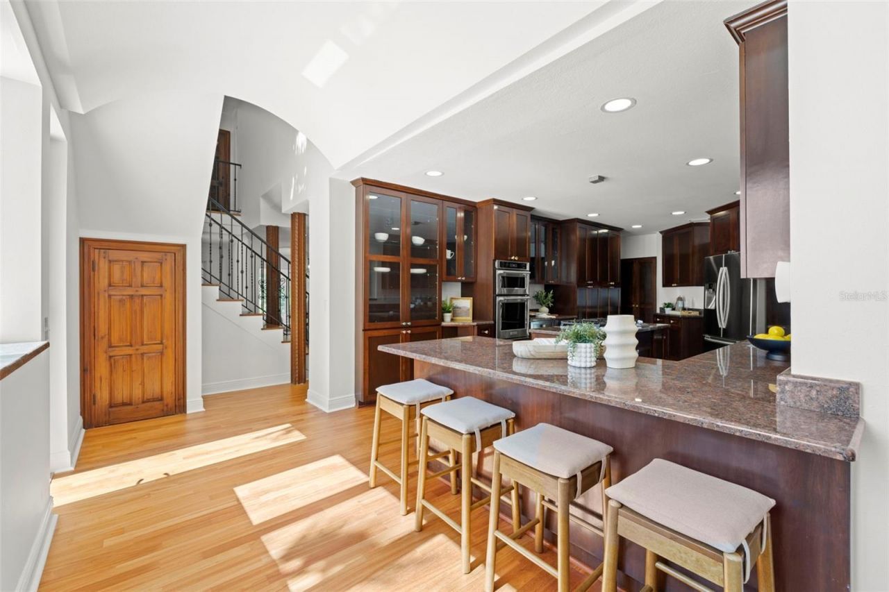 7240 Dr Martin Luther King Jr Street S, Saint Petersburg, FL 33705 Photo