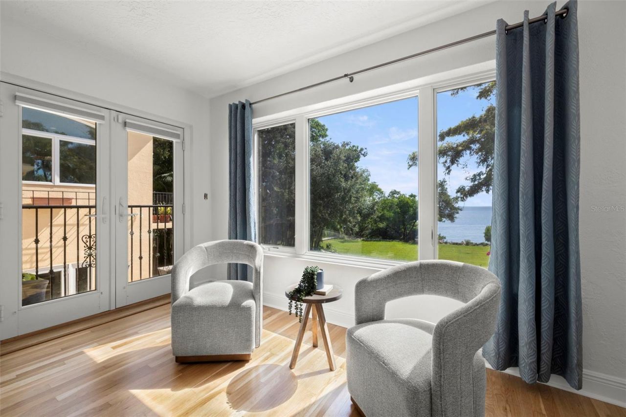 7240 Dr Martin Luther King Jr Street S, Saint Petersburg, FL 33705 Photo