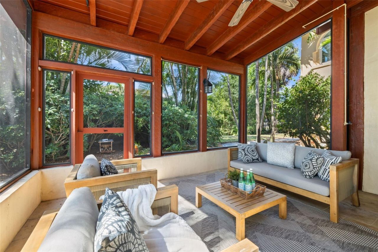 7240 Dr Martin Luther King Jr Street S, Saint Petersburg, FL 33705 Photo