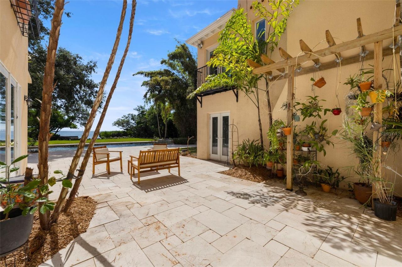 7240 Dr Martin Luther King Jr Street S, Saint Petersburg, FL 33705 Photo