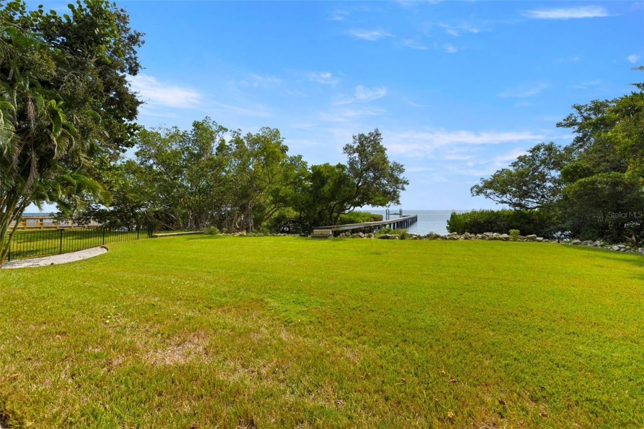 7240 Dr Martin Luther King Jr Street S, Saint Petersburg, FL 33705 Photo