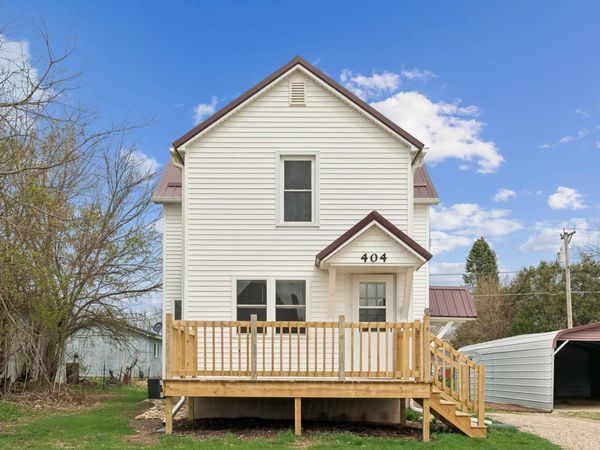 404 Franklin Street, Elgin, IA 52141