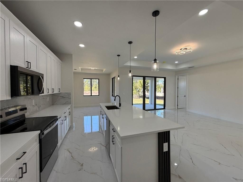 656 Foxchase Dr, Lehigh Acres, FL 33974 Photo