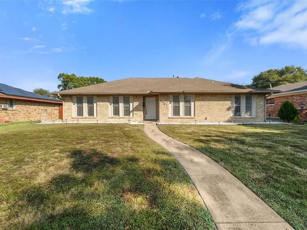 6907 Pickrell Drive, Dallas, TX 75227