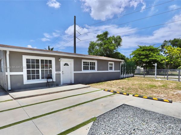 21101 NE 13th Pl, Miami, FL 33179