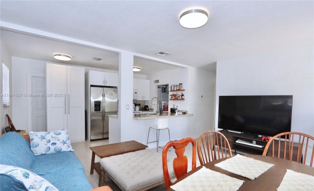 21101 NE 13th Pl, Miami, FL 33179 Photo