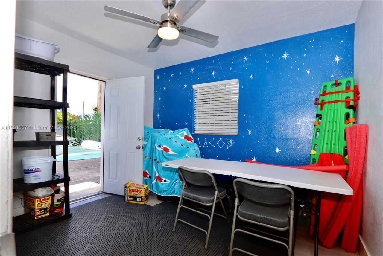 21101 NE 13th Pl, Miami, FL 33179 Photo