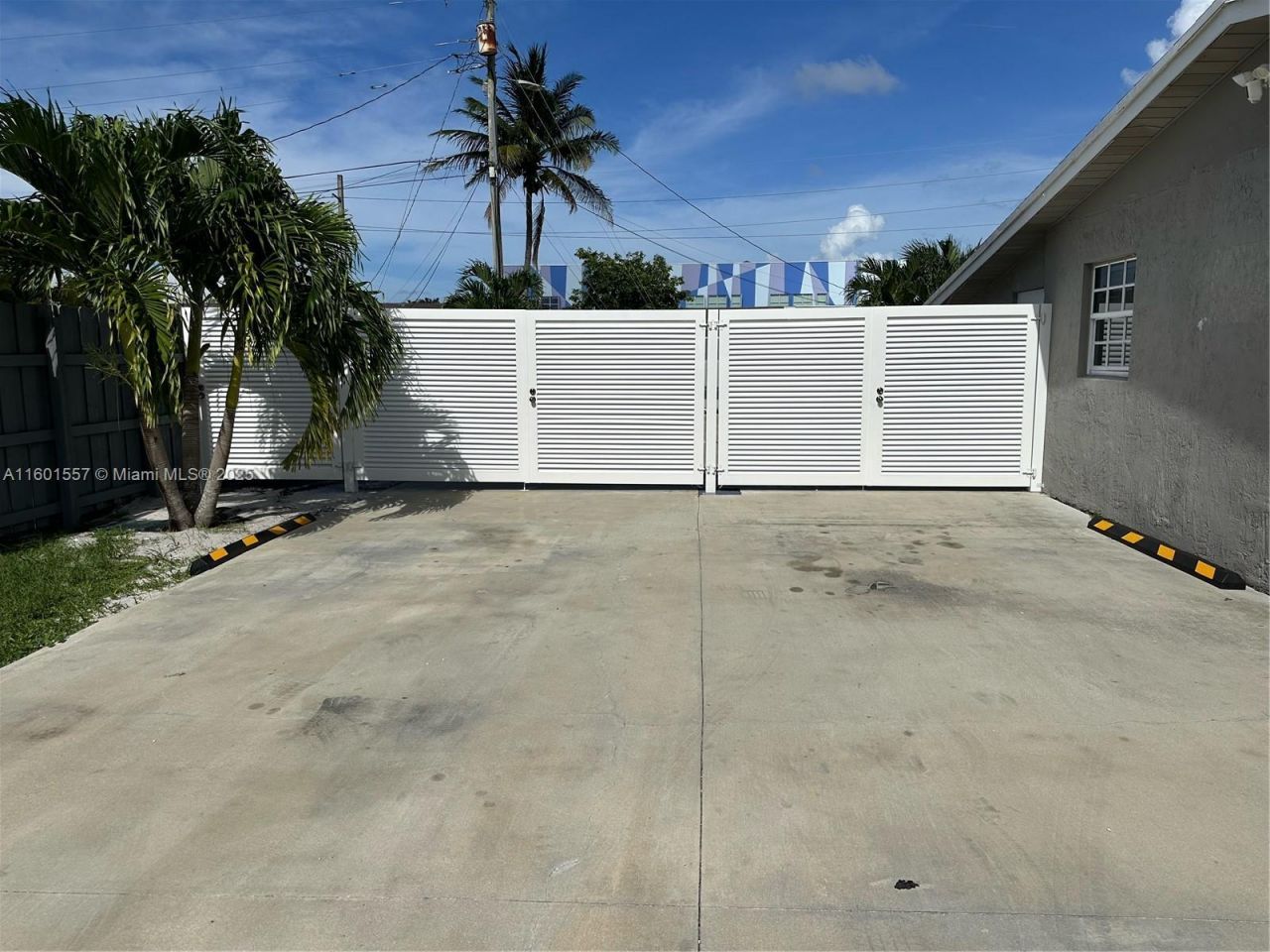 21101 NE 13th Pl, Miami, FL 33179 Photo