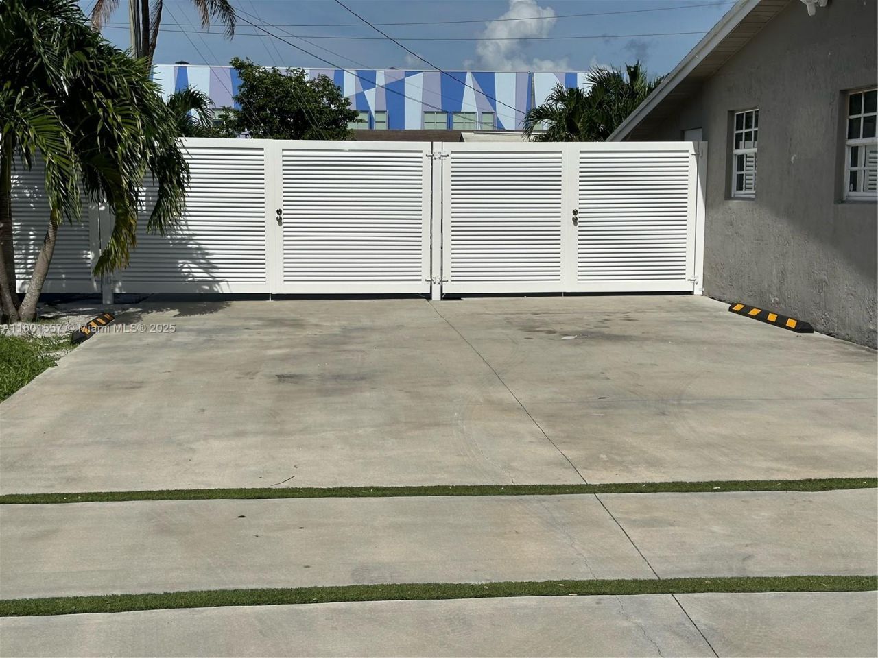 21101 NE 13th Pl, Miami, FL 33179 Photo