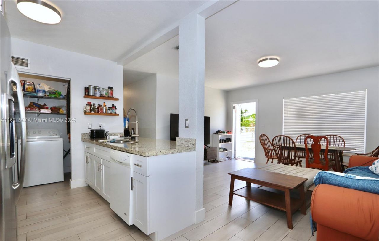 21101 NE 13th Pl, Miami, FL 33179 Photo