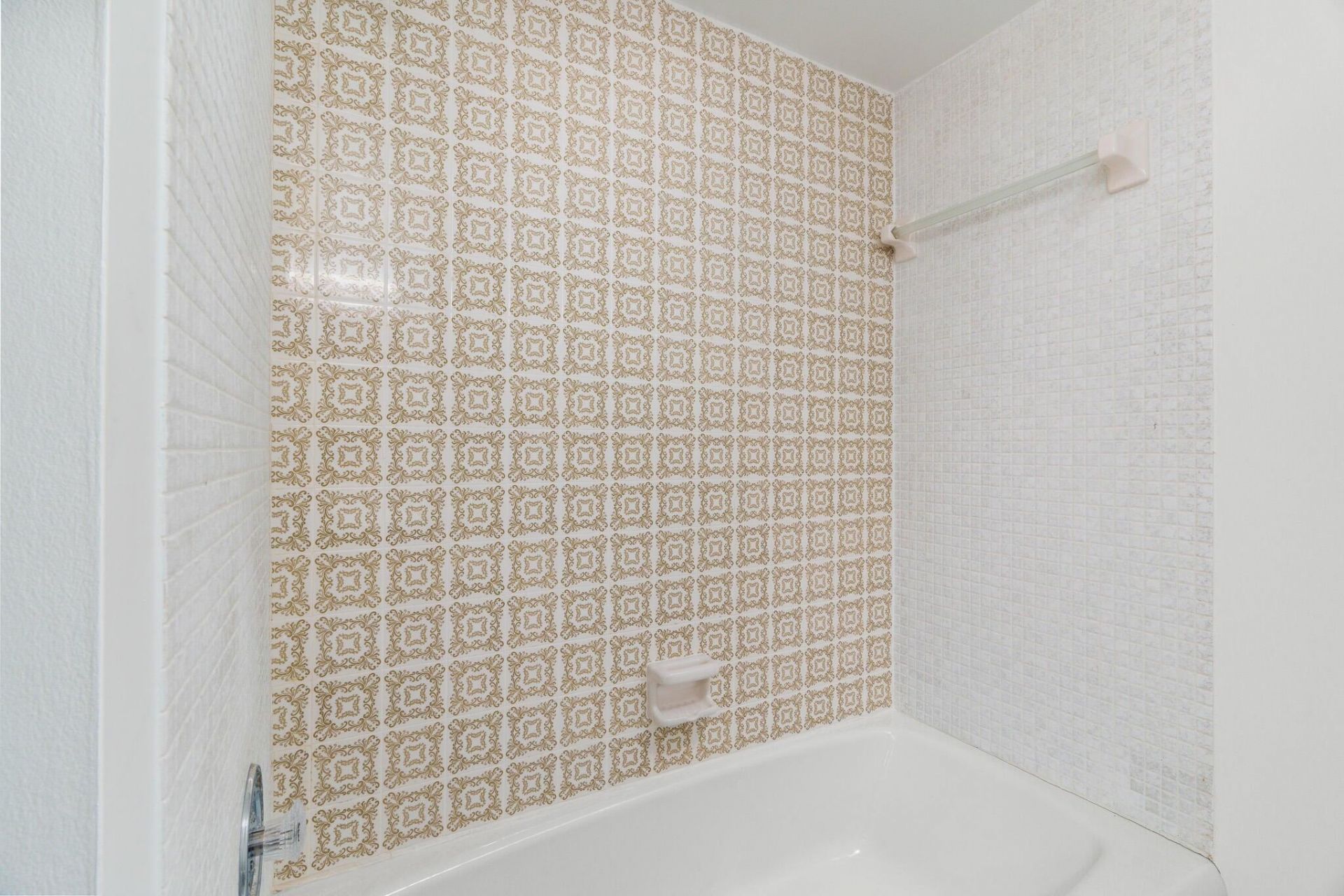 950 Ponce De Leon Road, Unit 208, Boca Raton, FL 33432 Photo