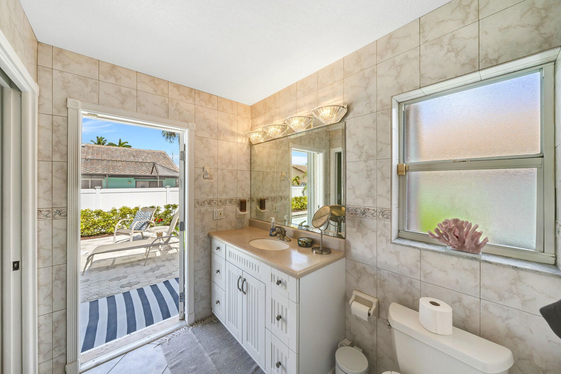 7661 W Country Club Boulevard, Boca Raton, FL 33487 Photo