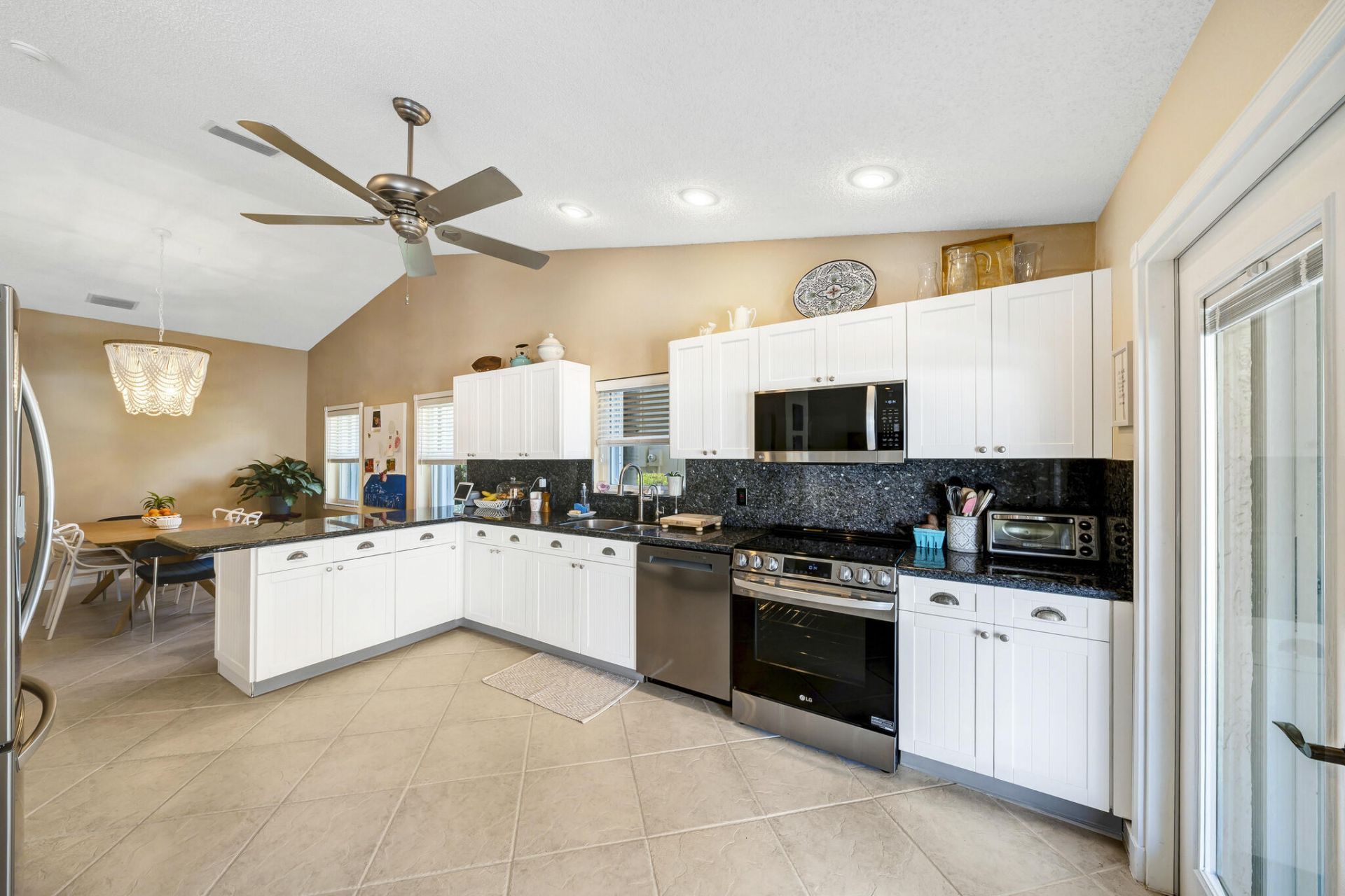 7661 W Country Club Boulevard, Boca Raton, FL 33487 Photo