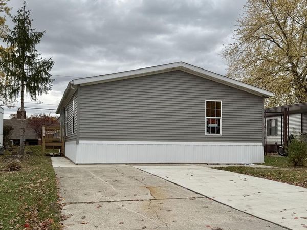 3900 W Jefferson Avenue, Trenton, MI 48183
