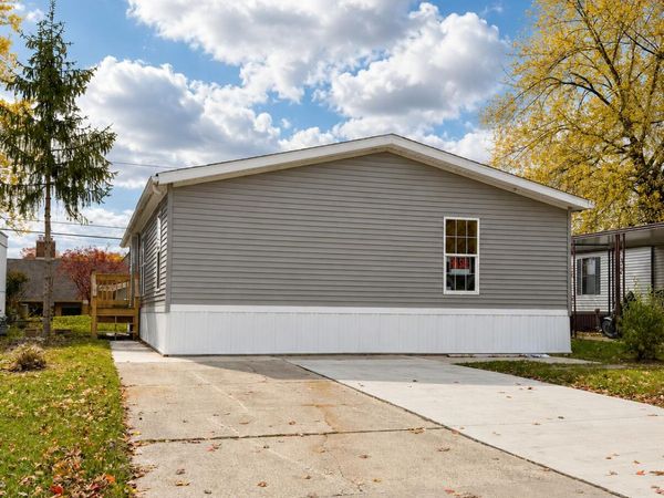 3900 W Jefferson Avenue, Trenton, MI 48183