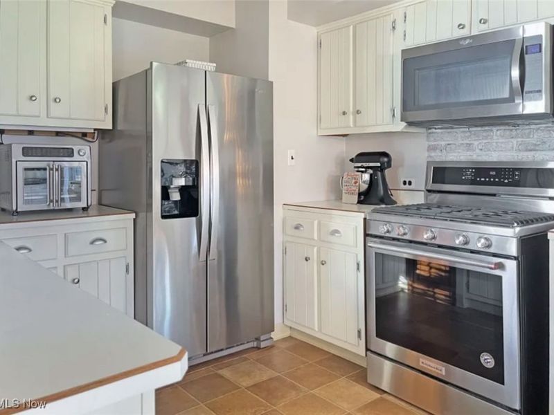 422 E 7th Street, Mc Donald, OH 44437 Photo 12