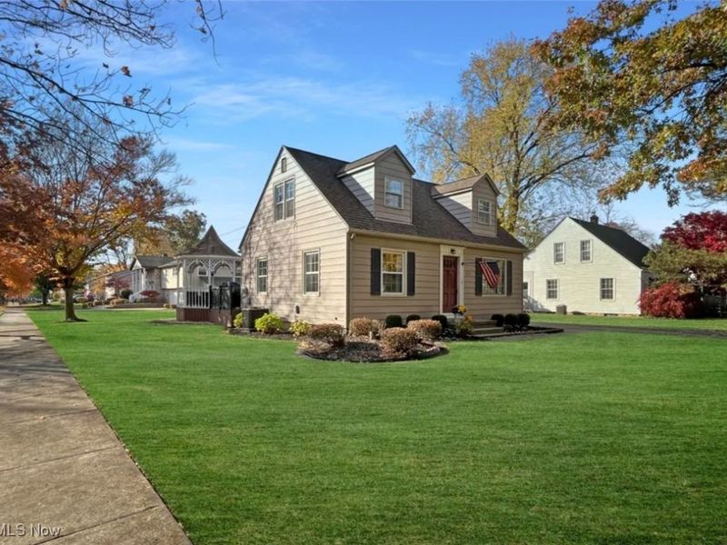 422 E 7th Street, Mc Donald, OH 44437 Photo 2