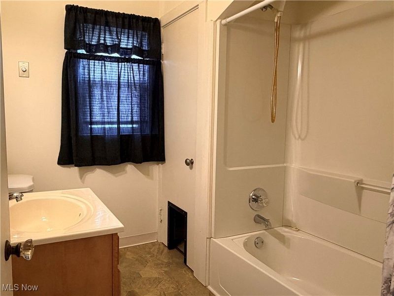 925 Montgomery Street, East Liverpool, OH 43920 Photo 3