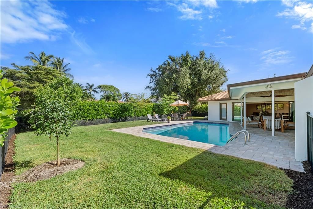 517 Parkwood Ln, Naples, FL 34103 Photo