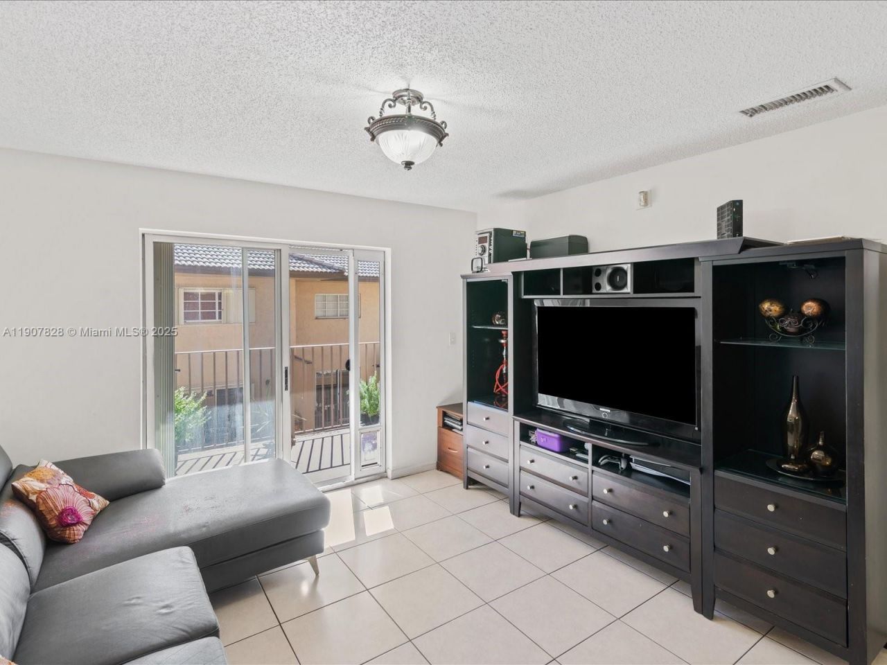 8851 NW 119th St, Unit 3314-3, Hialeah Gardens, FL 33018 Photo