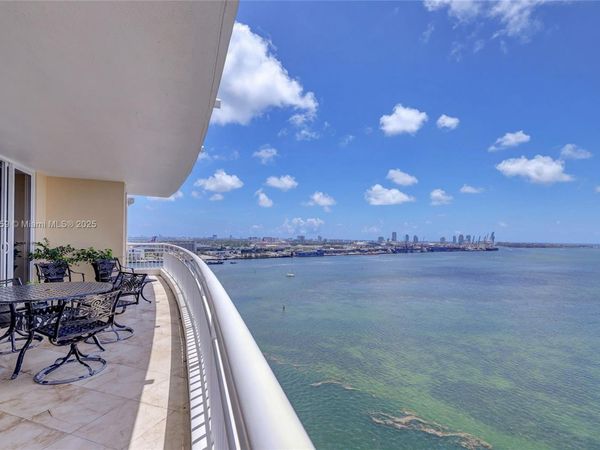 808 E Brickell Key Dr, Unit 2104, Miami, FL 33131