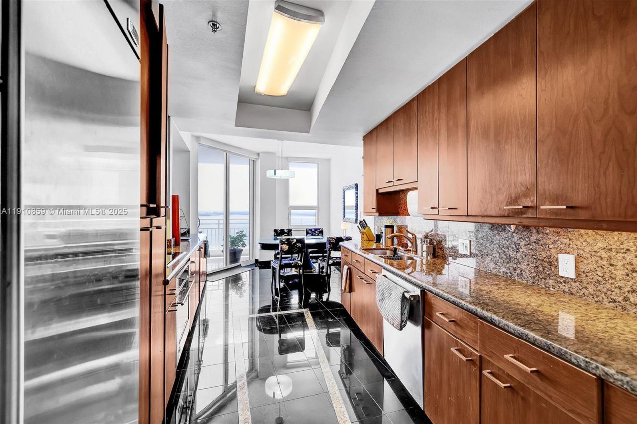 808 E Brickell Key Dr, Unit 2104, Miami, FL 33131 Photo