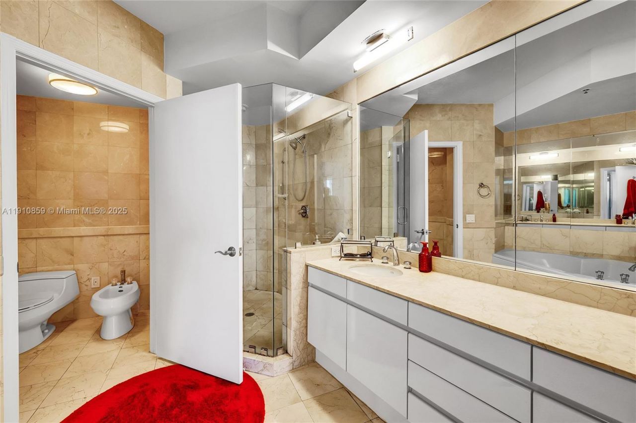 808 E Brickell Key Dr, Unit 2104, Miami, FL 33131 Photo