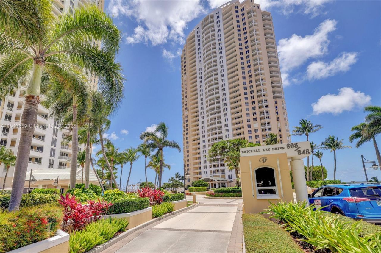 808 E Brickell Key Dr, Unit 2104, Miami, FL 33131 Photo