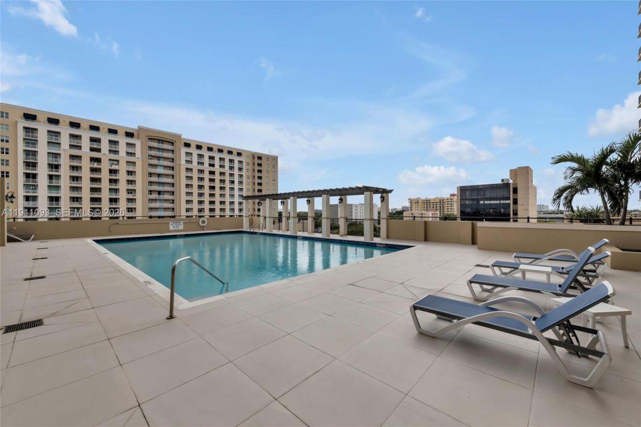 4242 NW 2nd St, Unit 807, Miami, FL 33126 Photo