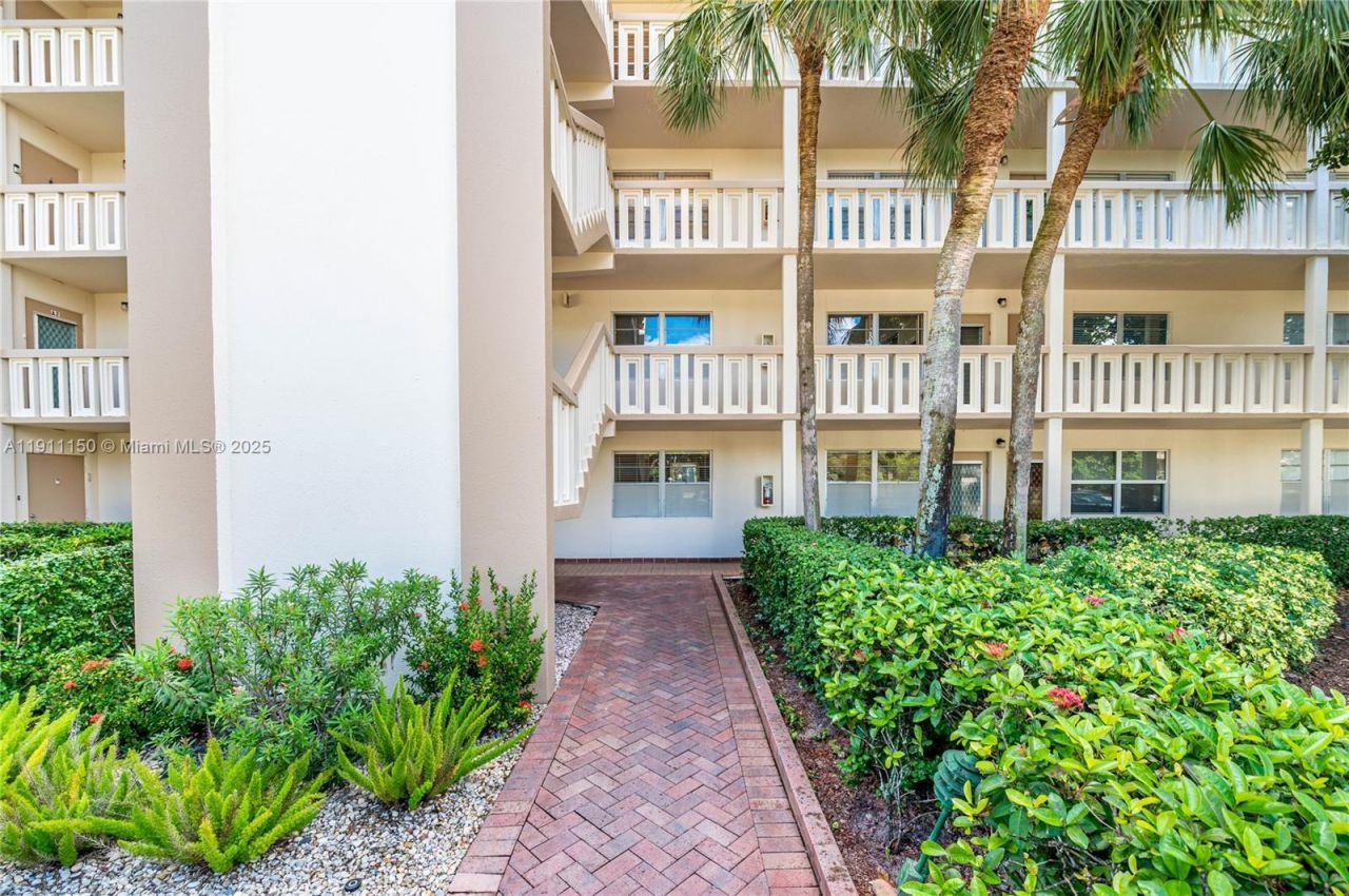 2101 Lucaya Bnd, Unit C1, Coconut Creek, FL 33066 Photo