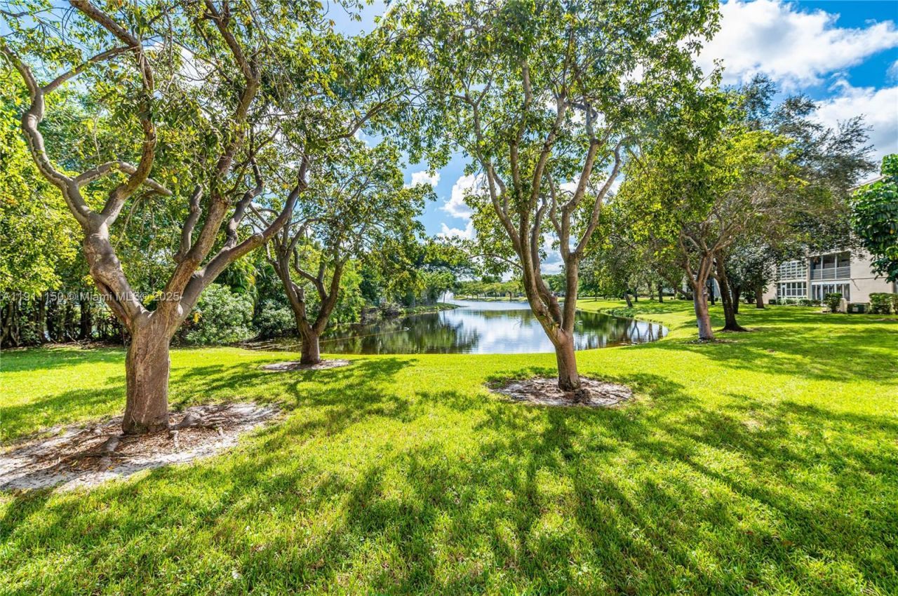 2101 Lucaya Bnd, Unit C1, Coconut Creek, FL 33066 Photo