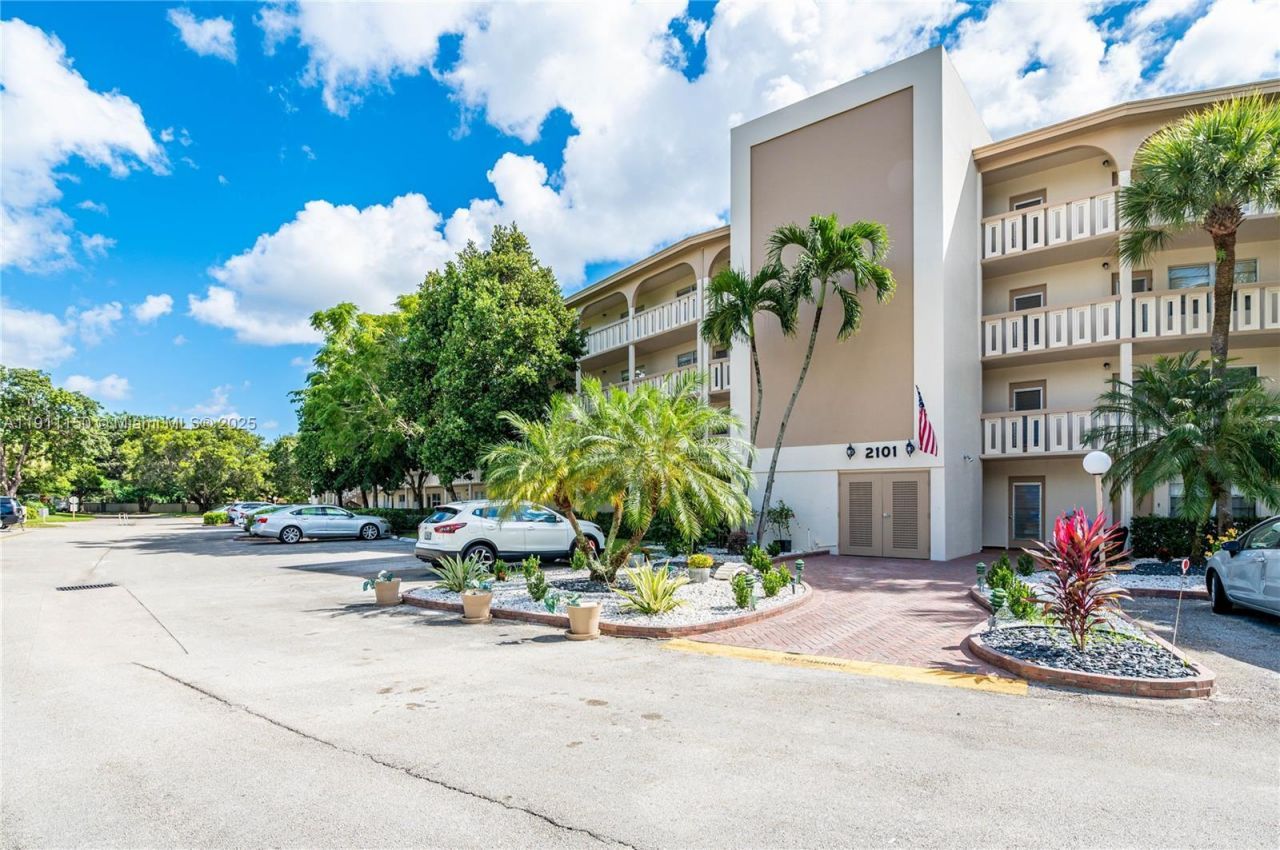 2101 Lucaya Bnd, Unit C1, Coconut Creek, FL 33066 Photo