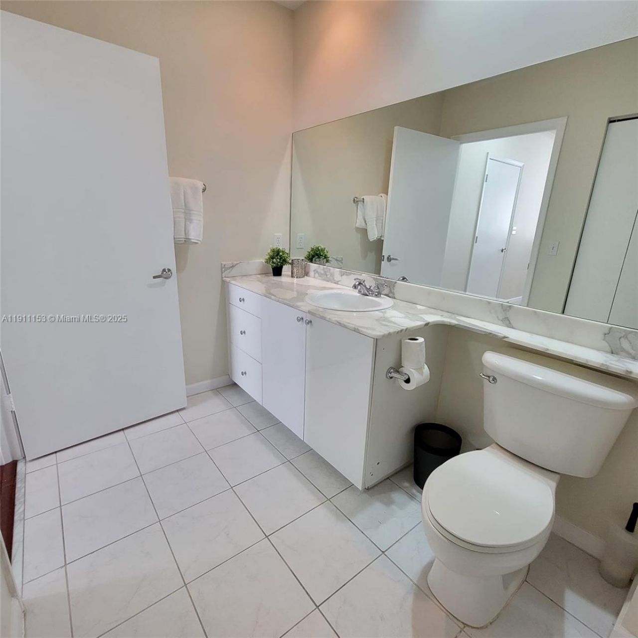 2775 NE 187th St, Unit PH22, Aventura, FL 33180 Photo