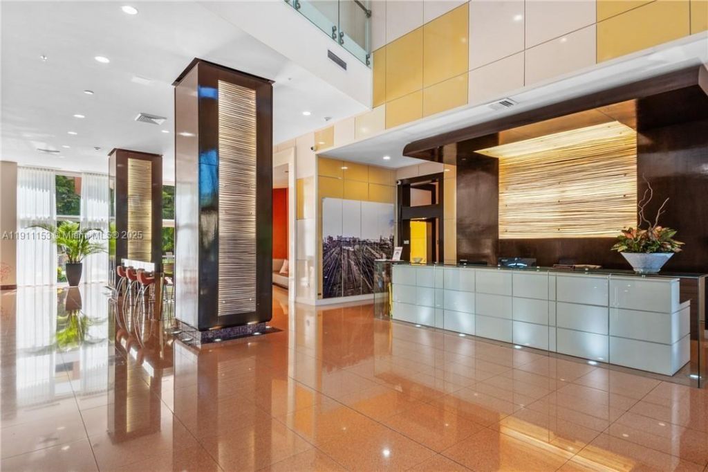 2775 NE 187th St, Unit PH22, Aventura, FL 33180 Photo