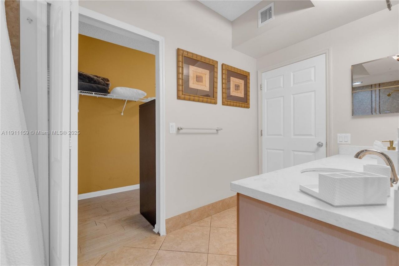 3235 NE 184th St, Unit 11103, Aventura, FL 33160 Photo