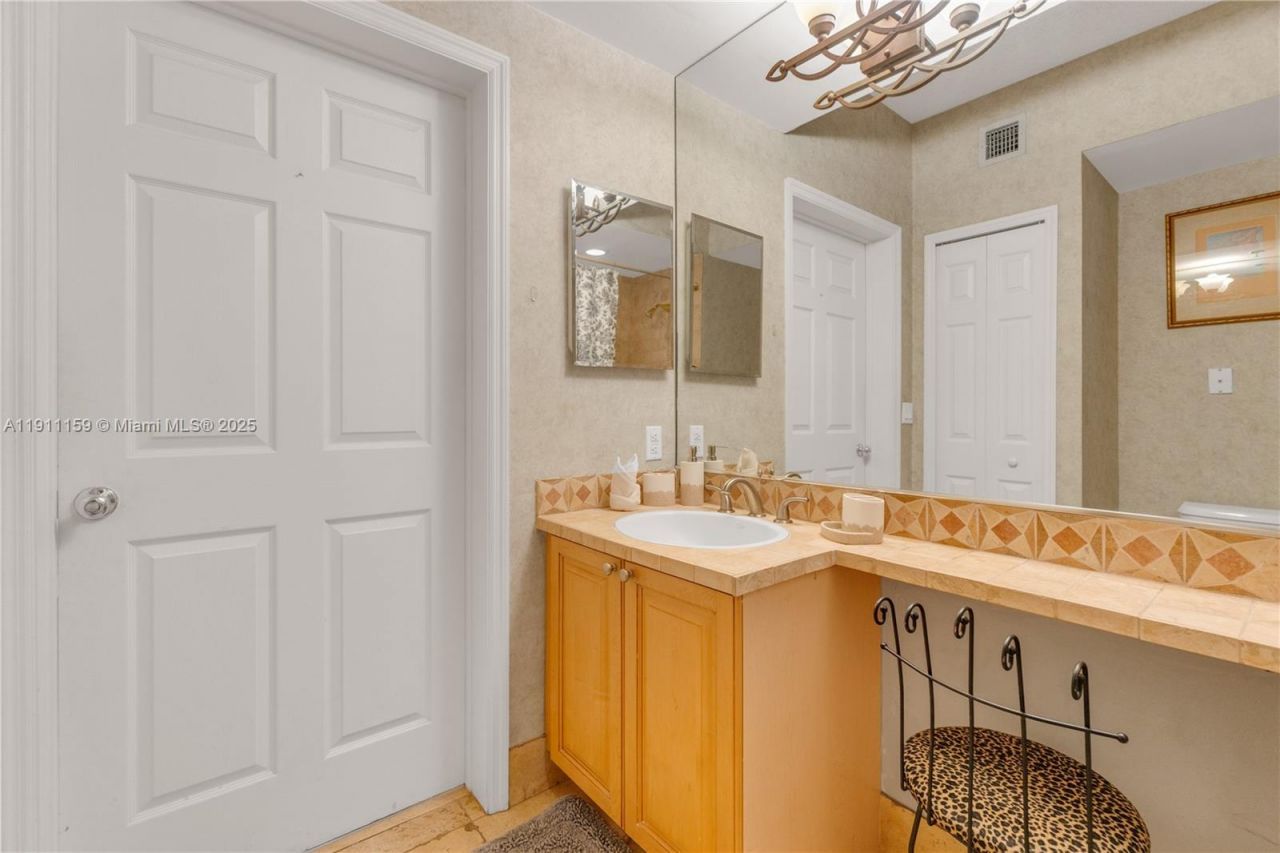 3235 NE 184th St, Unit 11103, Aventura, FL 33160 Photo