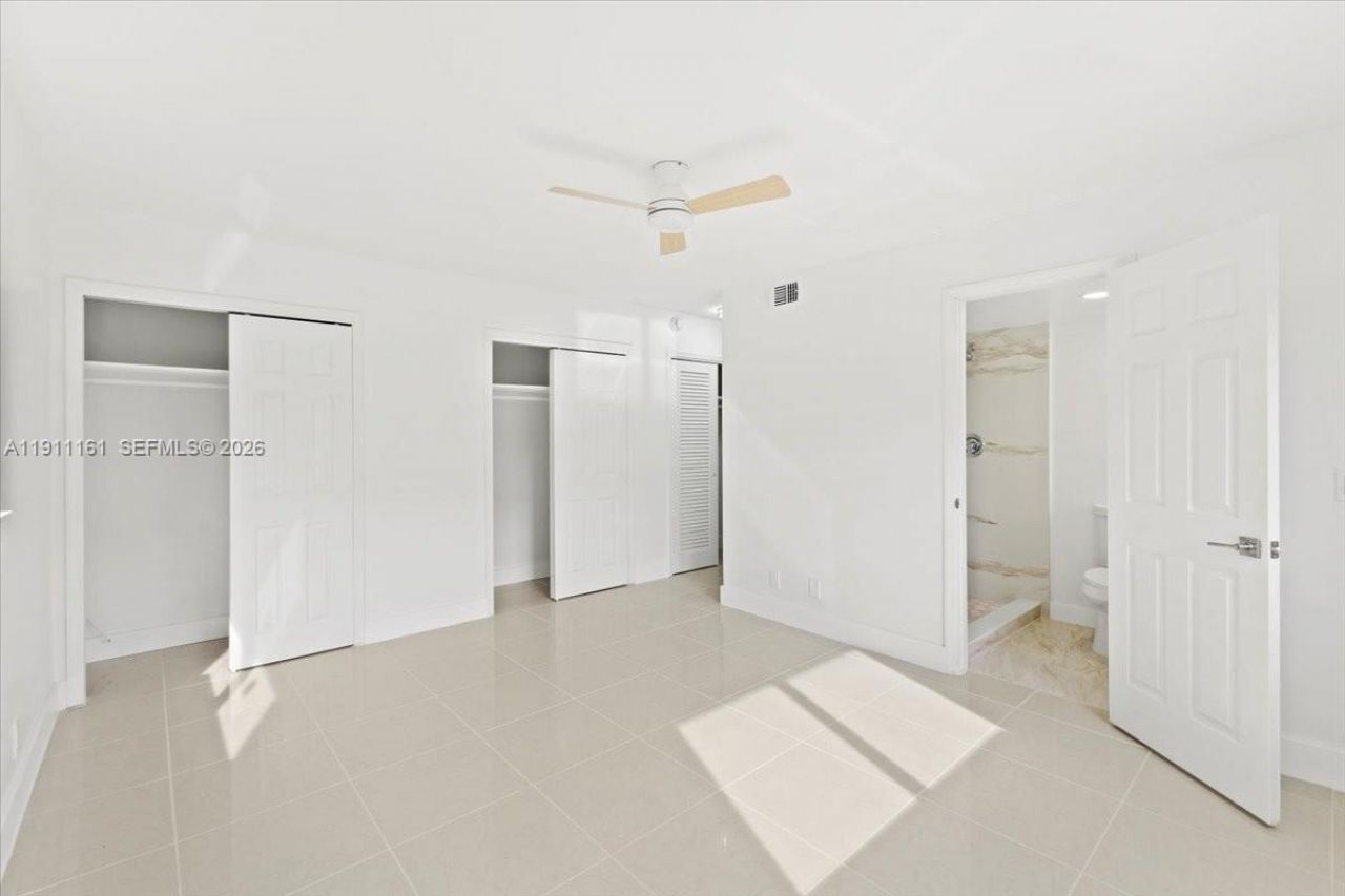 319 NE 14th Ave, Unit 201, Hallandale Beach, FL 33009 Photo