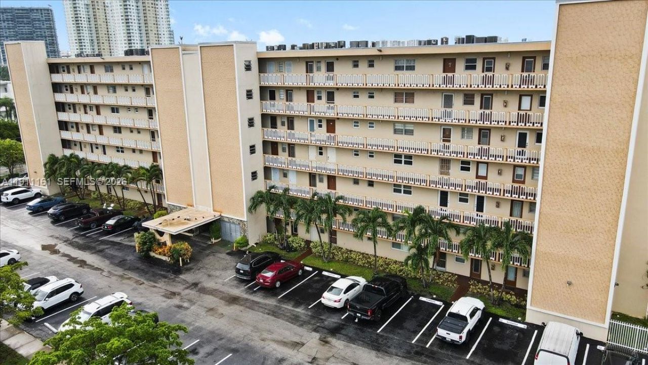 319 NE 14th Ave, Unit 201, Hallandale Beach, FL 33009 Photo