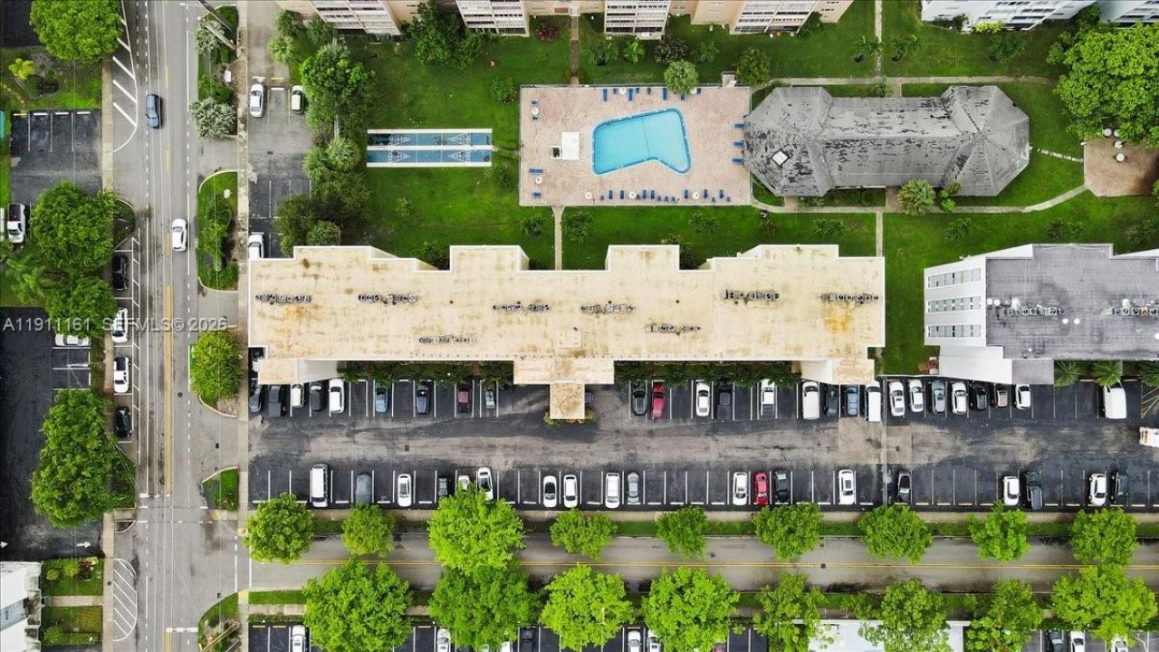 319 NE 14th Ave, Unit 201, Hallandale Beach, FL 33009 Photo