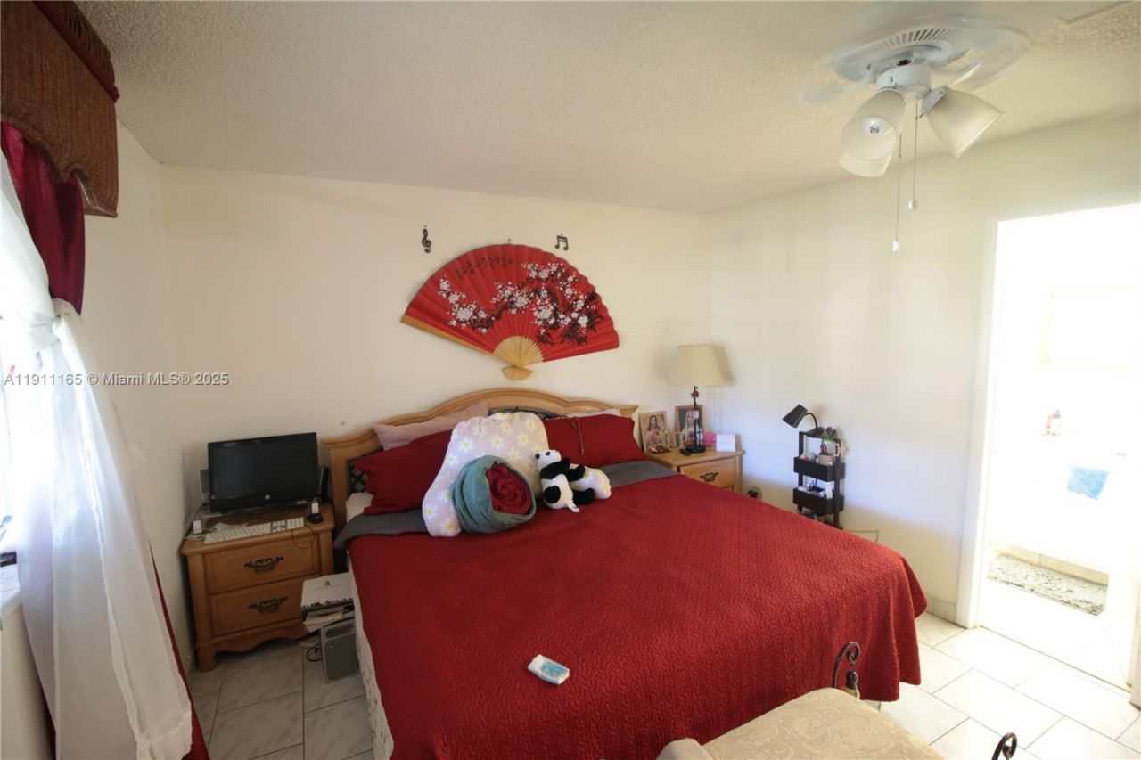 3001 NW 46th Ave, Unit 102, Lauderdale Lakes, FL 33313 Photo