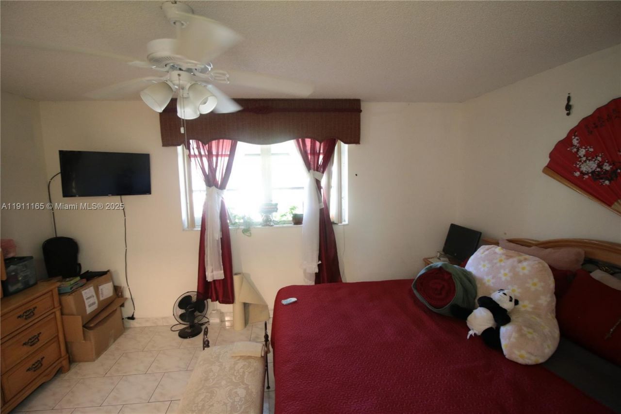 3001 NW 46th Ave, Unit 102, Lauderdale Lakes, FL 33313 Photo