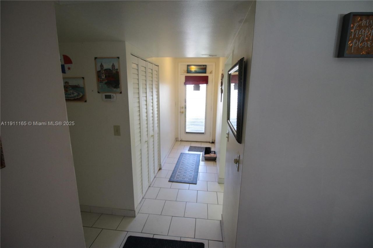 3001 NW 46th Ave, Unit 102, Lauderdale Lakes, FL 33313 Photo
