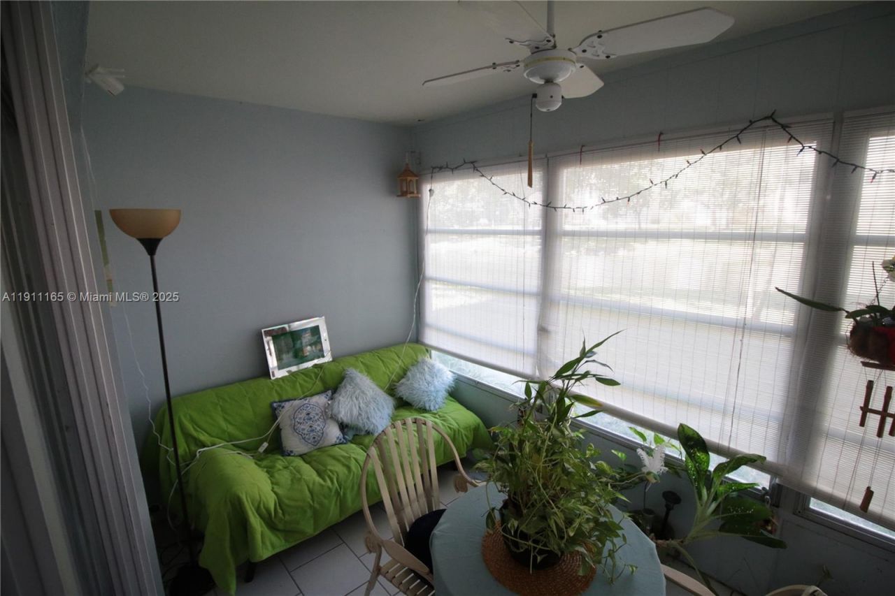 3001 NW 46th Ave, Unit 102, Lauderdale Lakes, FL 33313 Photo