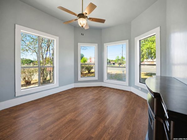 1004 E Colorado, Pearsall, TX 78061