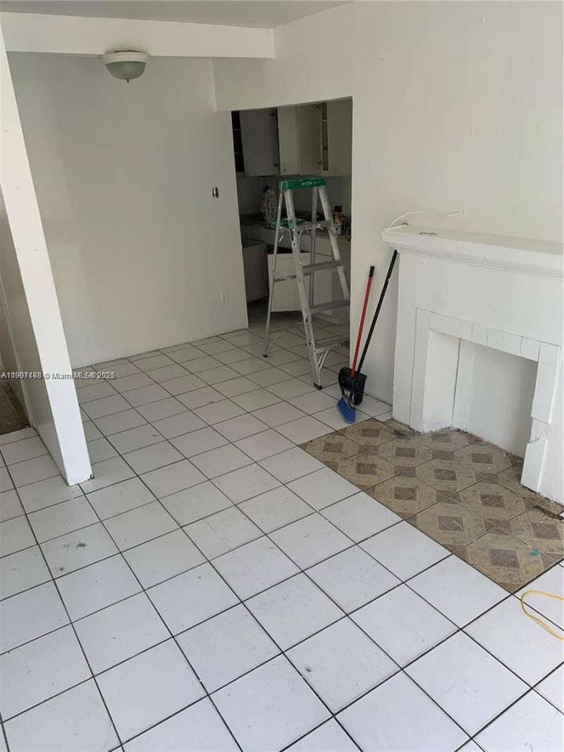 1037 NW 30th St, Miami, FL 33127 Photo
